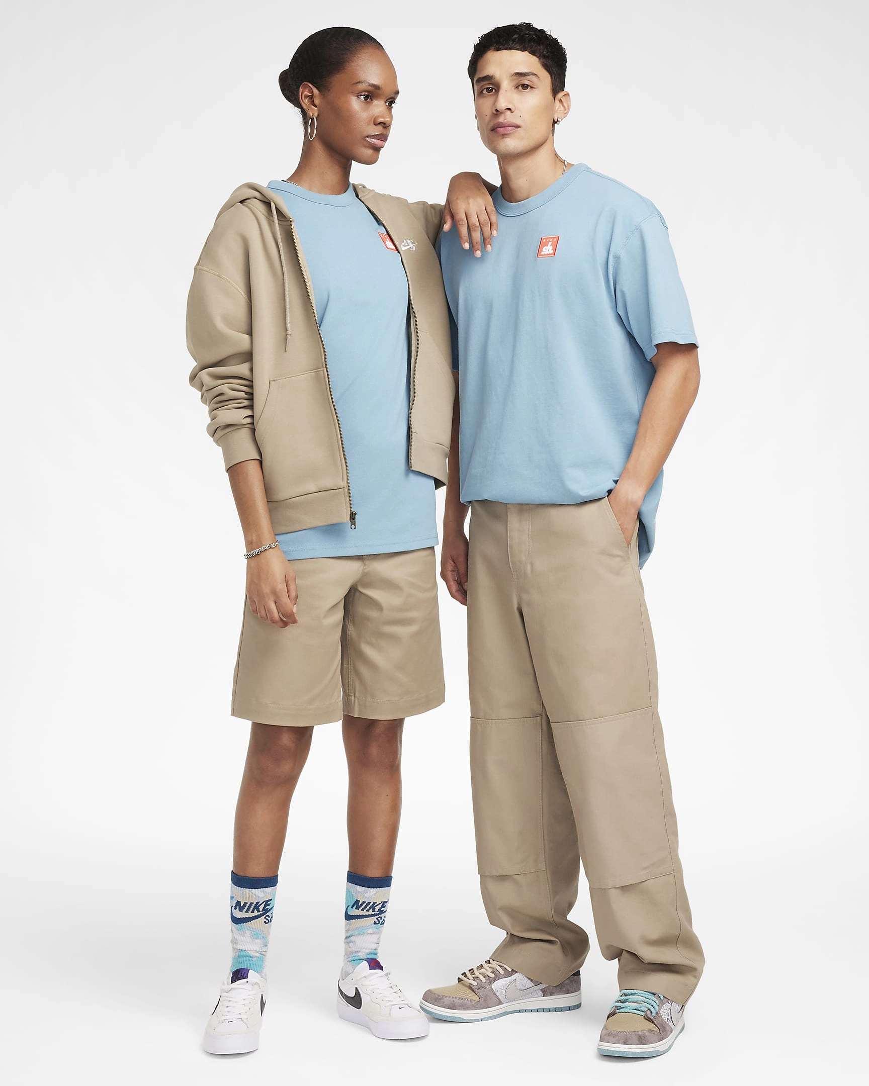Nike SB Skate T-skjorte: Flyt på brettet med stil, en ekte skaterdrøm.
