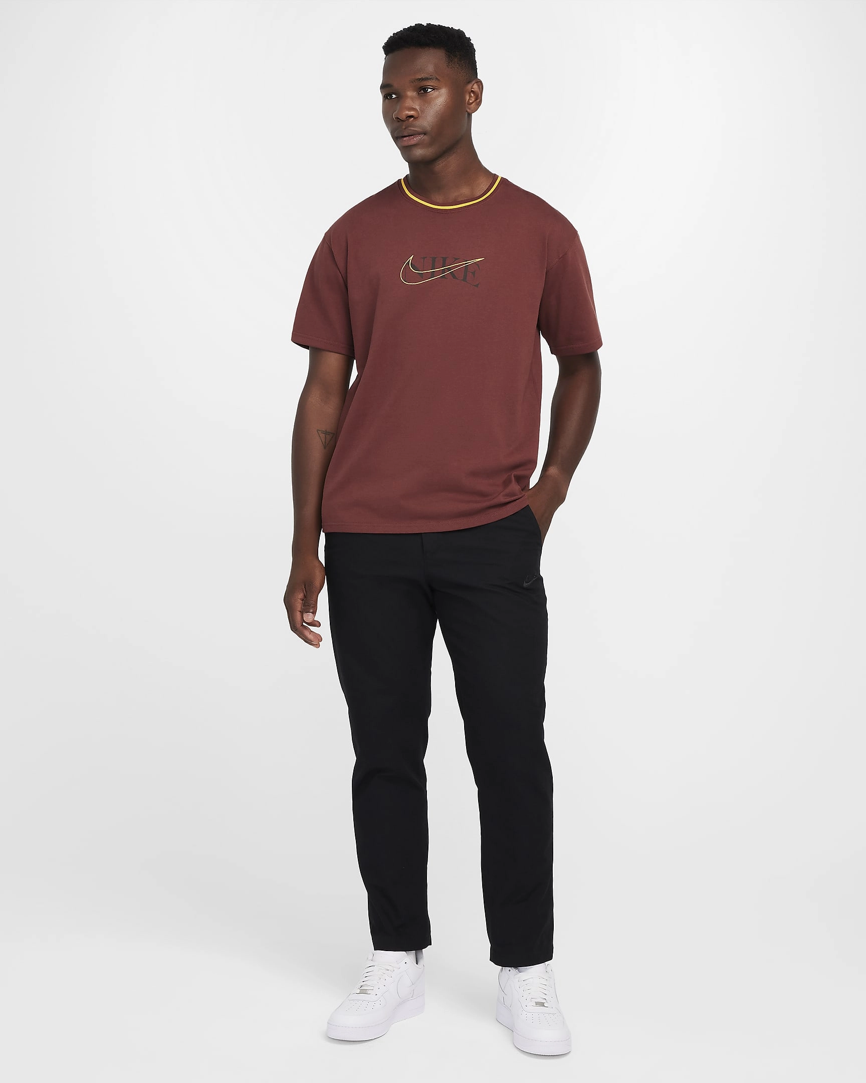 Nike Sportswear Max90 T-skjorte – Forny garderoben din med denne ikoniske klassikeren, klar for ethvert eventyr